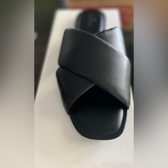 New Caslon Sandals - Picture 4 of 4